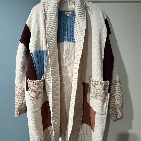 Pol size small oversized fit sweater/cardigan. This sweater is perfect - Picture 2 of 4